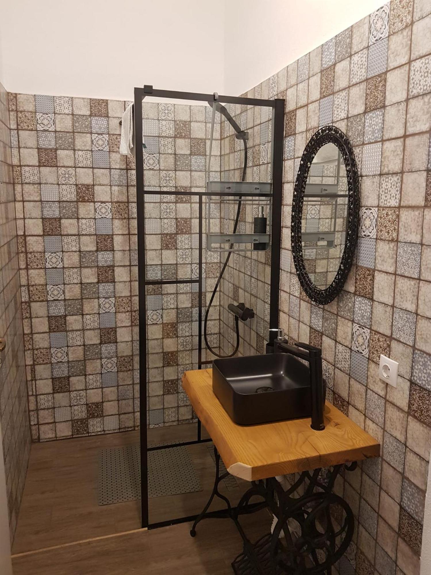 Liberte Apartments Oradea Oda fotoğraf